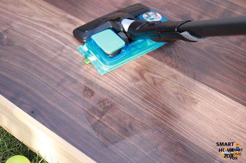 Mopping with the Philips Speedpro Max Aqua